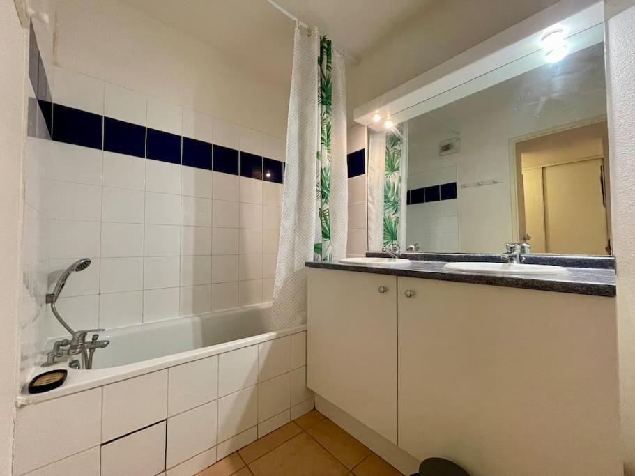 L'Appartement Michelet - Parking Prive Et Gratuit - 2Km Cite Medievale Carcassonne Exterior foto